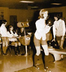 bowling_girls.jpg