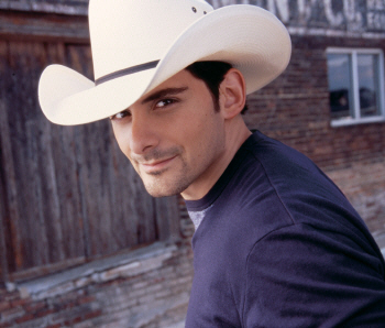 Brad Paisley and his big-ass hat are coming to Blossom