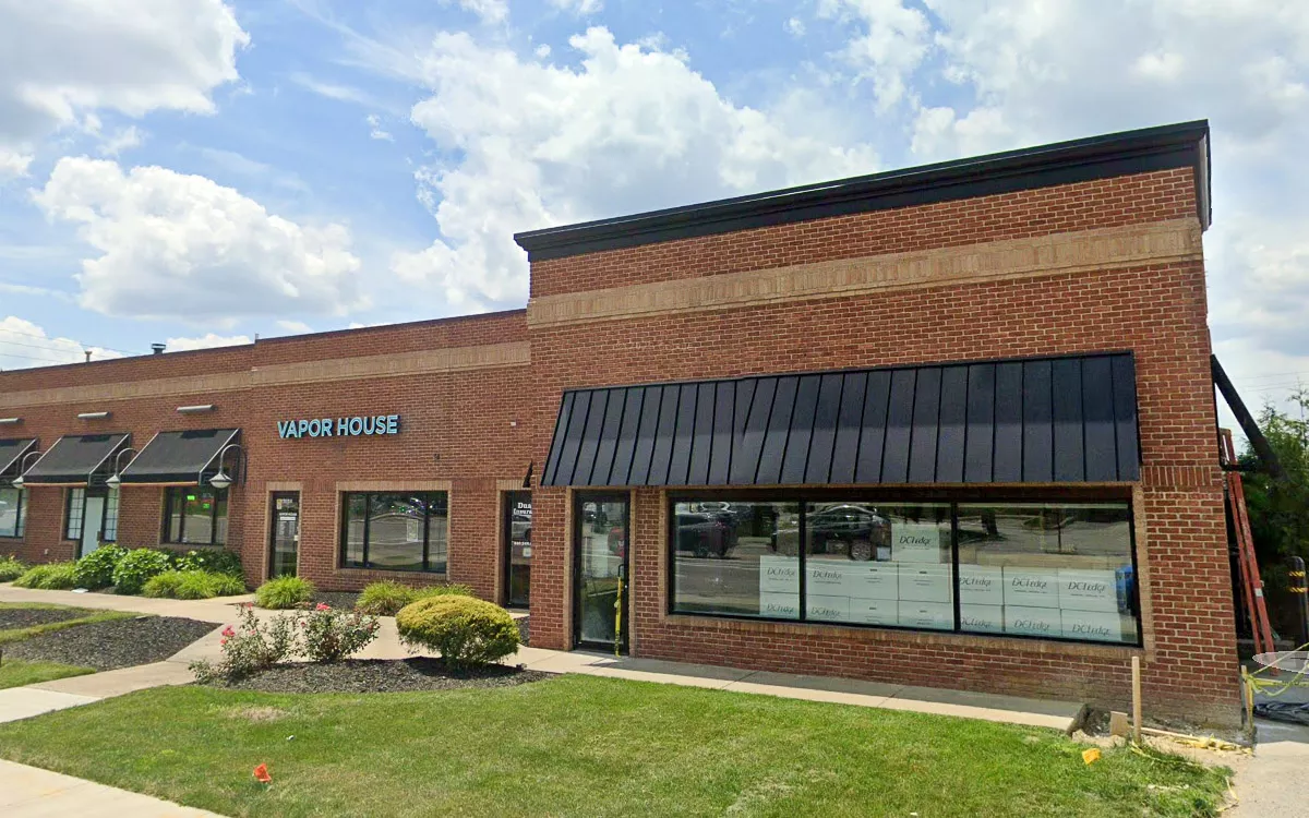 stay lit smoke and vape cleveland Z1079 | Stay Lit Smoke and Vape is the hottest smoke and vape supply store  in the city!! 📍Located at 2223 Noble Rd right next door to Metro PCS! main image 1