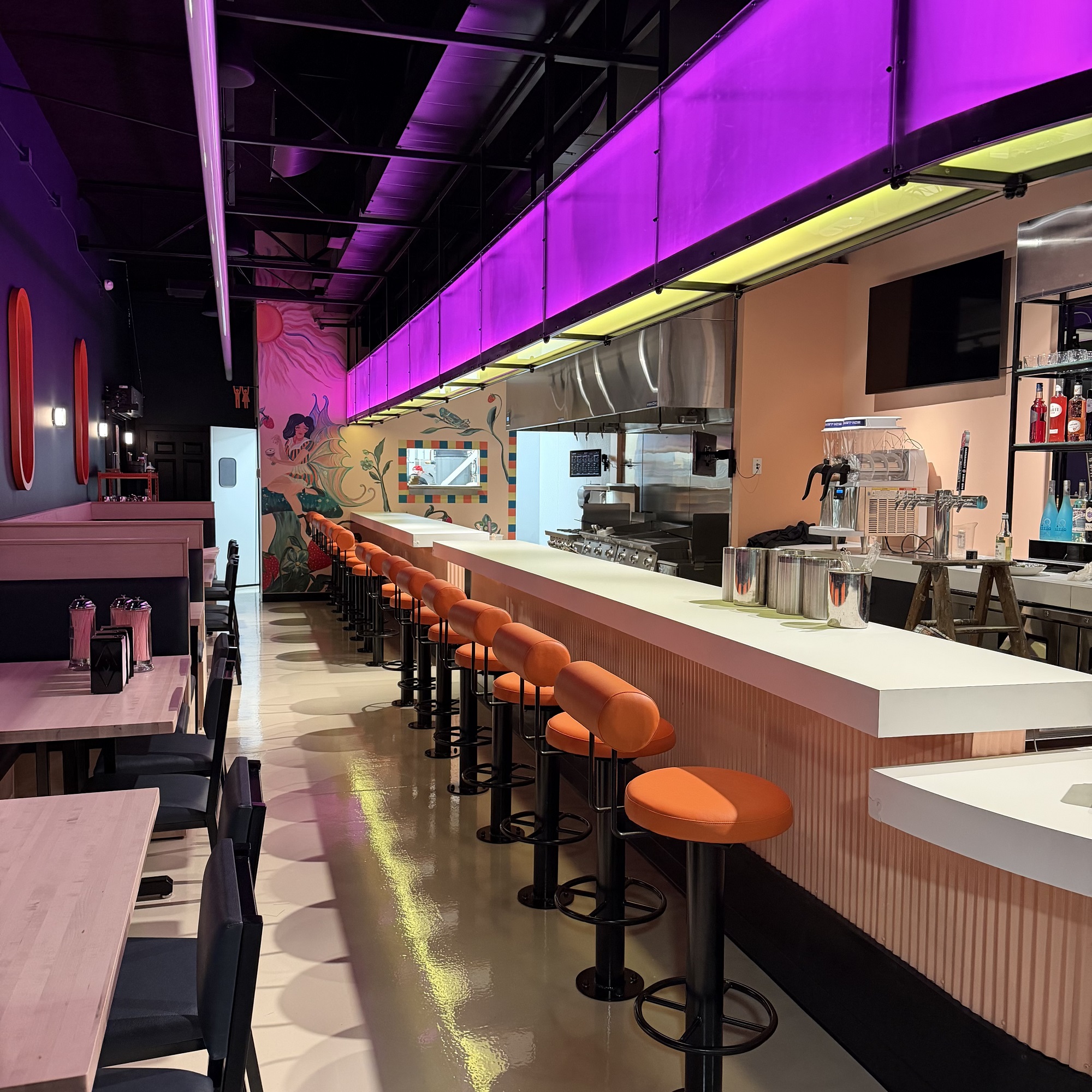 LittleLit: Tremont’s Favorite Tavern Spawns a Retro Diner Bar in Broadview Heights