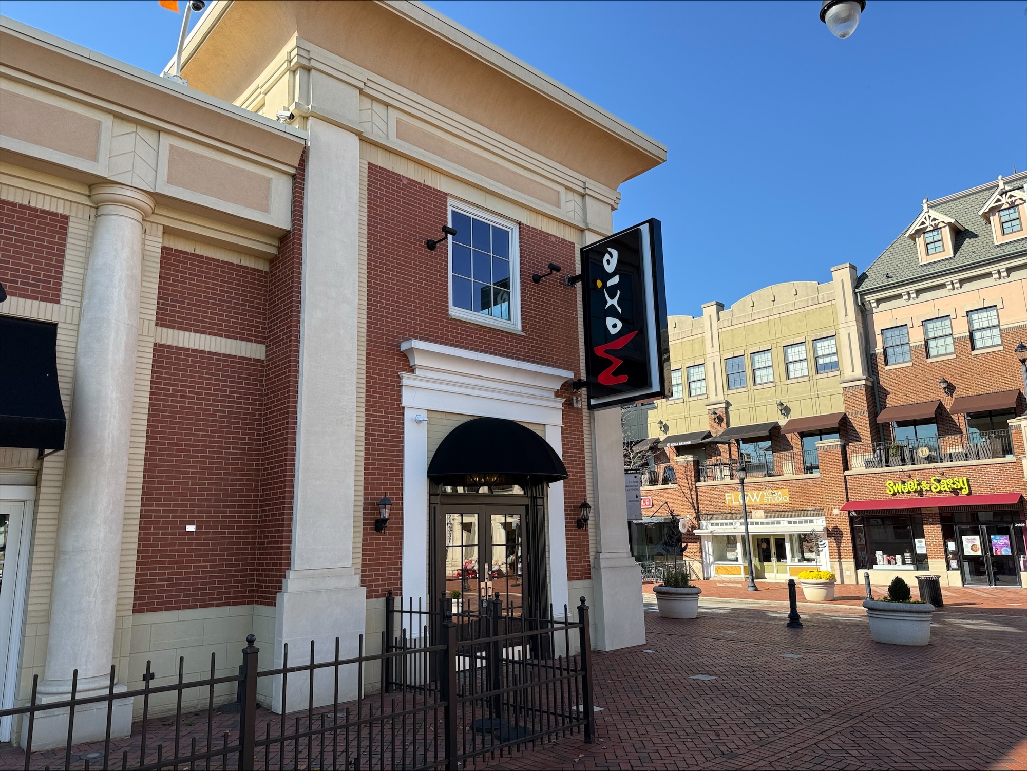 Moxie Returns: Legacy Village’s Bold New Bistro is Ready To Wow Cleveland Again